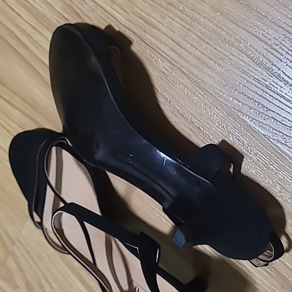 Women's Dressy Strappy 2 Inch Low Kitten Heel Open Toe Sandals - Picture 4 of 4